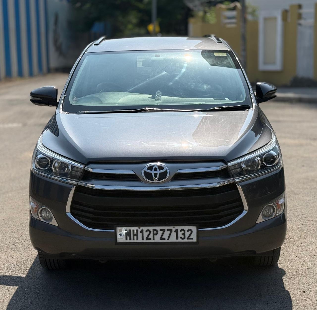 Innova Crysta 